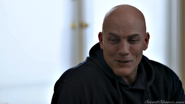 The Hot Wives 6 Scene 4 - Naughty encounter