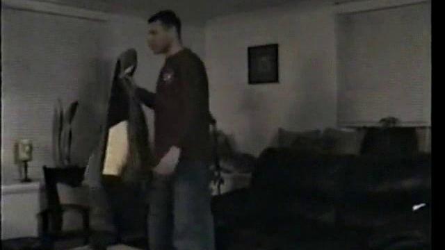 Дино кончает в рот и шутит про чаевые