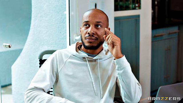 блондинка трахается с начальником в офисе перед увольнением