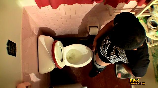 Pissing Dicks Party - Jake Reid, Leo Mcarthur