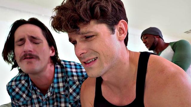 Black dom hunk fisting and toying 2 bottoms in 3some