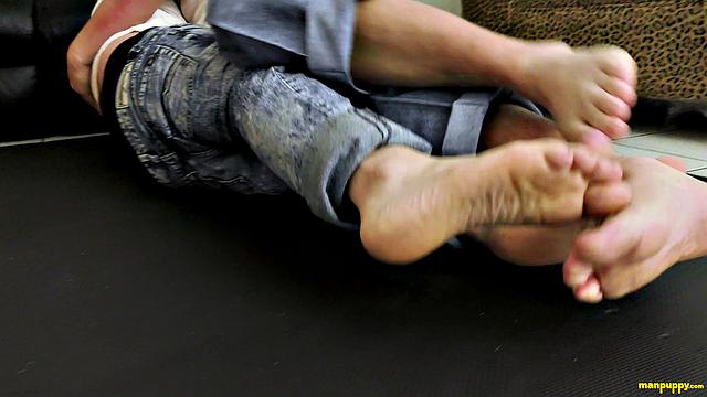Barefoot Boys Wrestling! - Elis Ataxxx &amp; Leo Blue