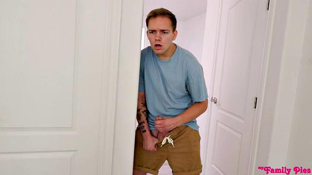 My Hot Stepsister Is Just So Hot - S28:E4