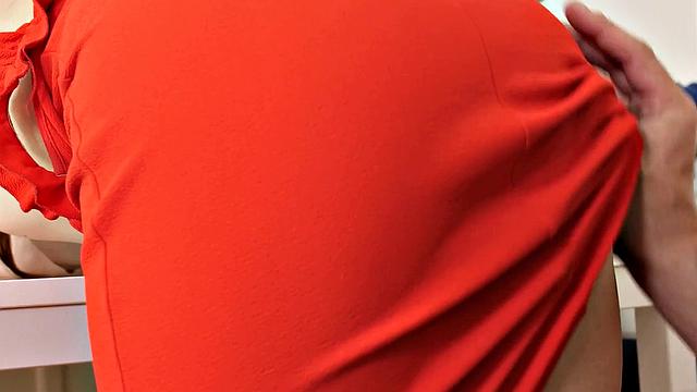 HUNT4K. Curvy girl gets properly nailed in front of her dad