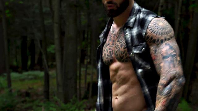 Smoking Hot. Axel Reed