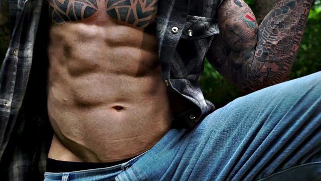 Smoking Hot. Axel Reed
