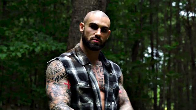 Smoking Hot. Axel Reed