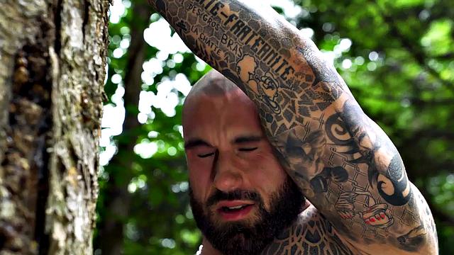 Smoking Hot. Axel Reed