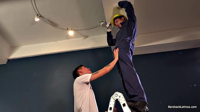 Смотри, как Слай и Трой жарят друг друга по-взрослому, без лишних слов