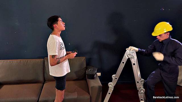 Смотри, как Слай и Трой жарят друг друга по-взрослому, без лишних слов