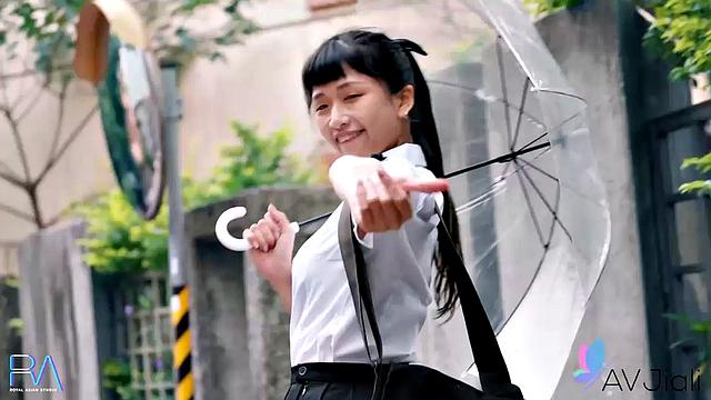 Han Yan Teases in AV Jiali