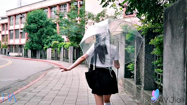 Han Yan Teases in AV Jiali