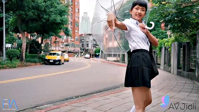 Han Yan Teases in AV Jiali