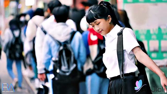 Han Yan Teases in AV Jiali