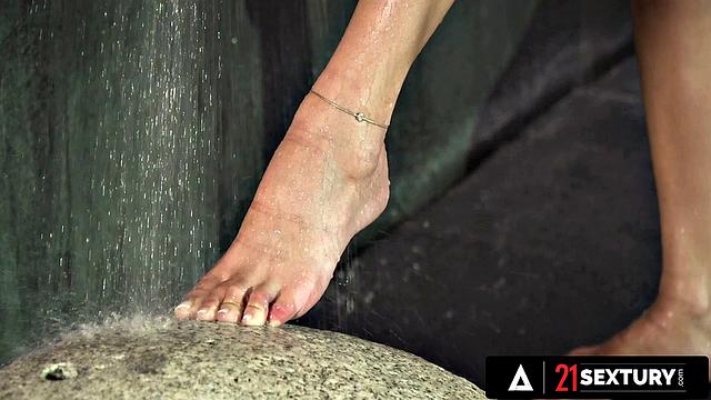 21 SEXTURY - Smoking Hot Shalina Devine Takes Double Anal & Swallows