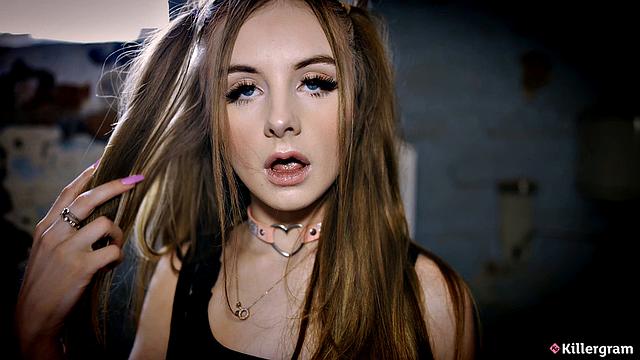 Baby Kxtten отдается друзьям своего хозяина и получает сперму на лицо в первой сцене с Джонни Кейном.