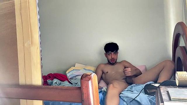 Sneakers & Cum Pumping - Henry Lynes