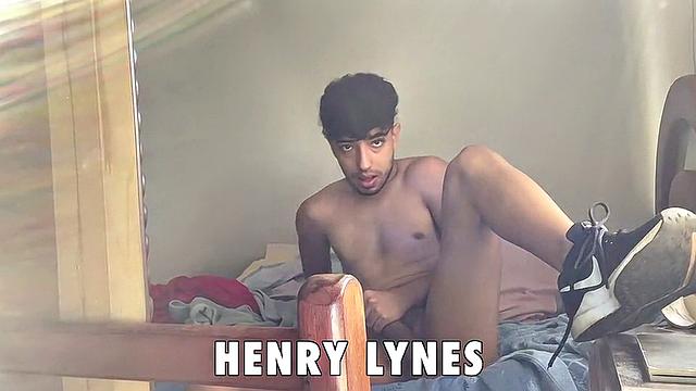 Sneakers & Cum Pumping - Henry Lynes