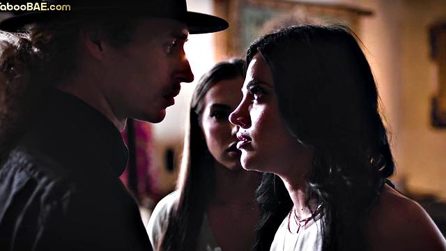 Beauty babes deepthroating in 3way