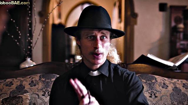 Beauty babes deepthroating in 3way