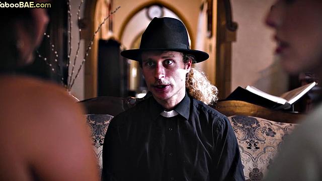 Beauty babes deepthroating in 3way