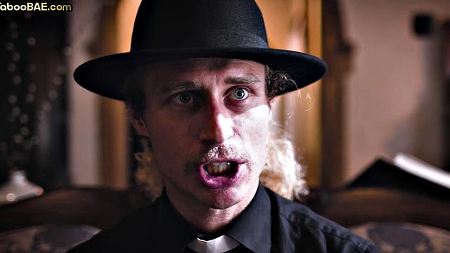 Beauty babes deepthroating in 3way