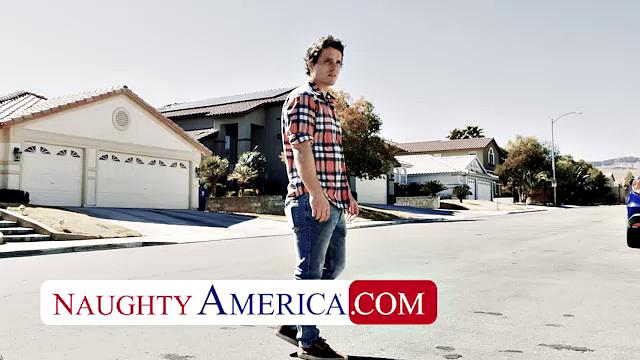 London River ловит кайф от большого члена, дождь ей не помеха