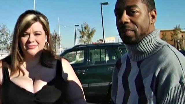 BBW Deseree Gives Blowjob