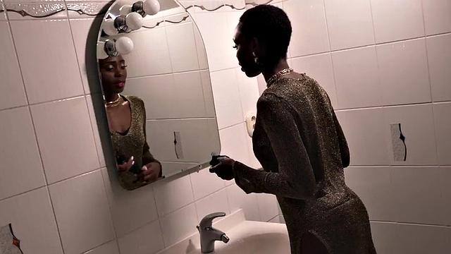 Short-haired ebony slut in stockings pleasing boyfriend's cock