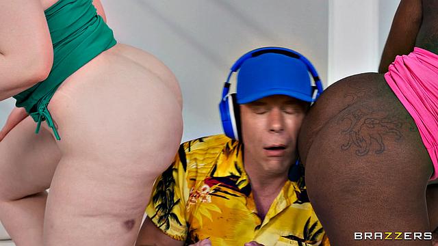 Sluts Unite To Freeuse Gamer