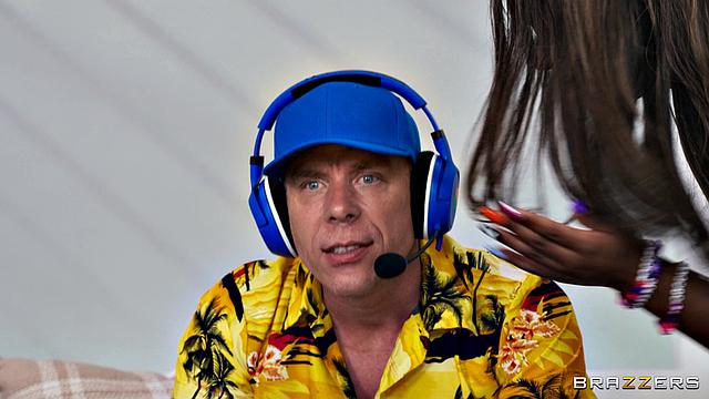 Sluts Unite To Freeuse Gamer