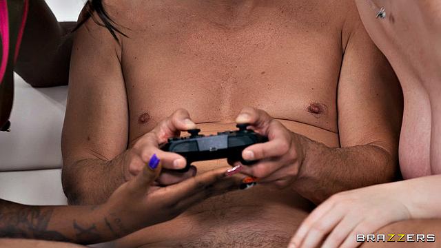 Sluts Unite To Freeuse Gamer