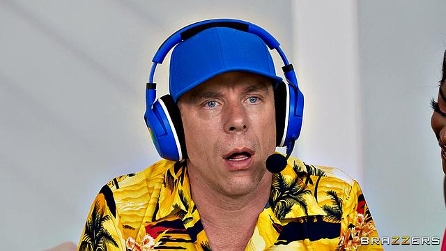 Sluts Unite To Freeuse Gamer