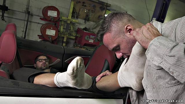 Mechanic Ryan Gets Worshiped - Ryan