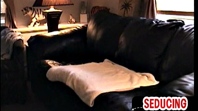 Athletic jock got cocksucked by gay