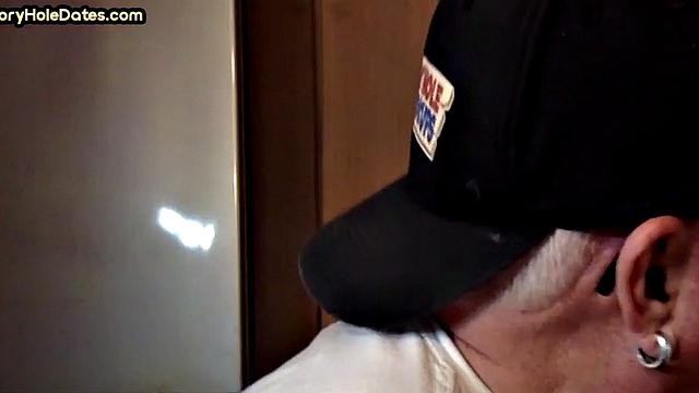 BJ gloryhole DILF sucks in closeup homemade video