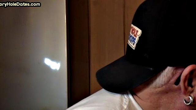 BJ gloryhole DILF sucks in closeup homemade video