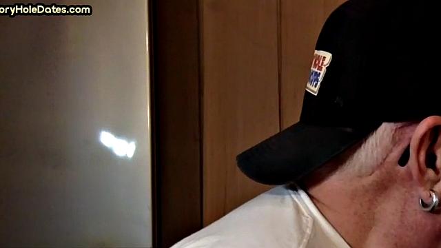 BJ gloryhole DILF sucks in closeup homemade video