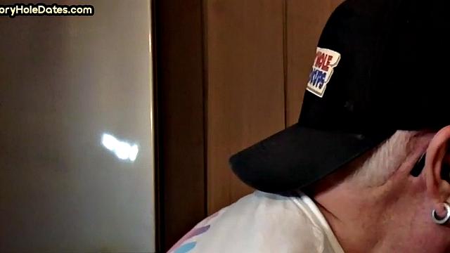 BJ gloryhole DILF sucks in closeup homemade video