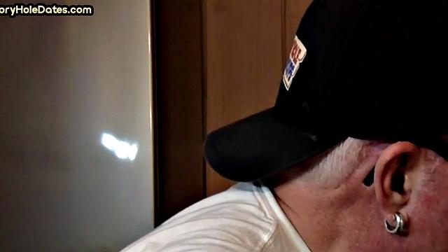 BJ gloryhole DILF sucks in closeup homemade video