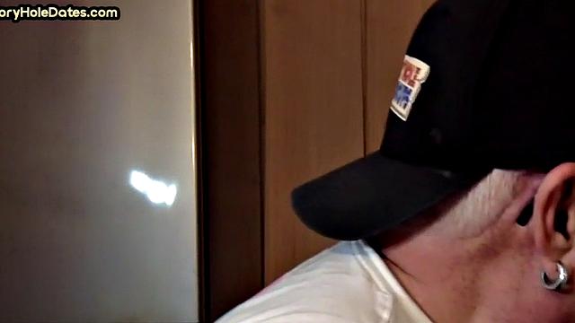 BJ gloryhole DILF sucks in closeup homemade video