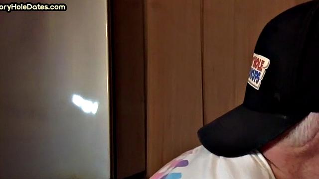 BJ gloryhole DILF sucks in closeup homemade video