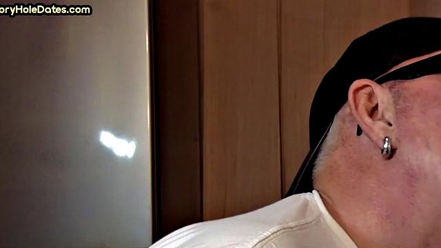 BJ gloryhole DILF sucks in closeup homemade video