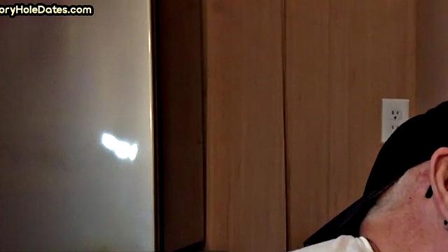 BJ gloryhole DILF sucks in closeup homemade video