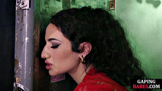 Strapon domina analfucks big-ass babe