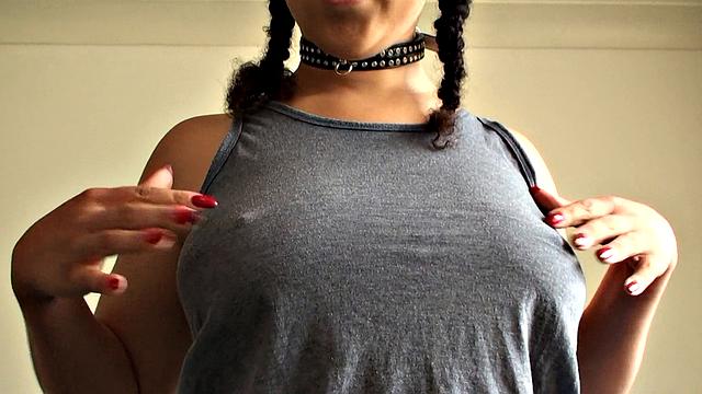 SubSlut Kloe White puts on a great show.