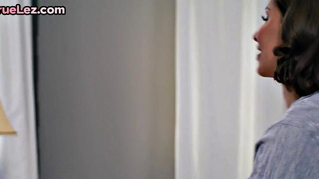 Lesbian rimming and fisting