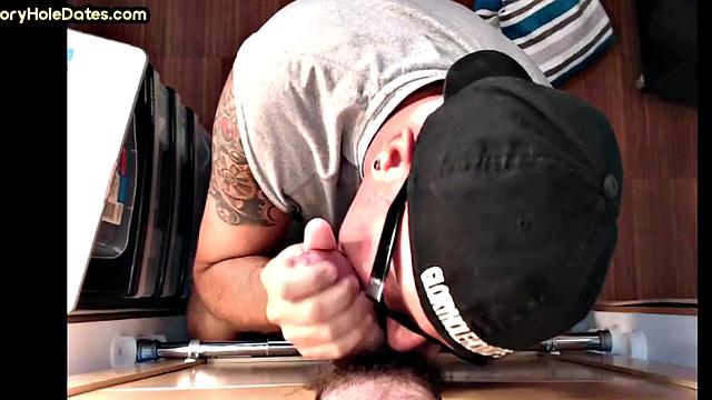 Greedy gaydaddy sucks and deepthroats in gloryhole