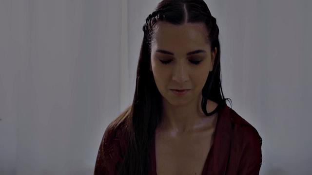 Sinful masseuse pounded by client after blowjob