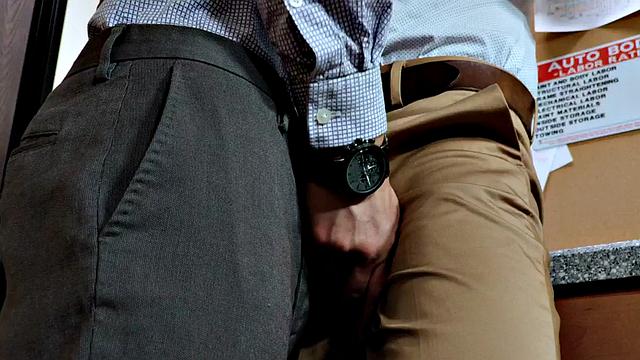 Office stud cums on colleague after being bareback fucked on pause